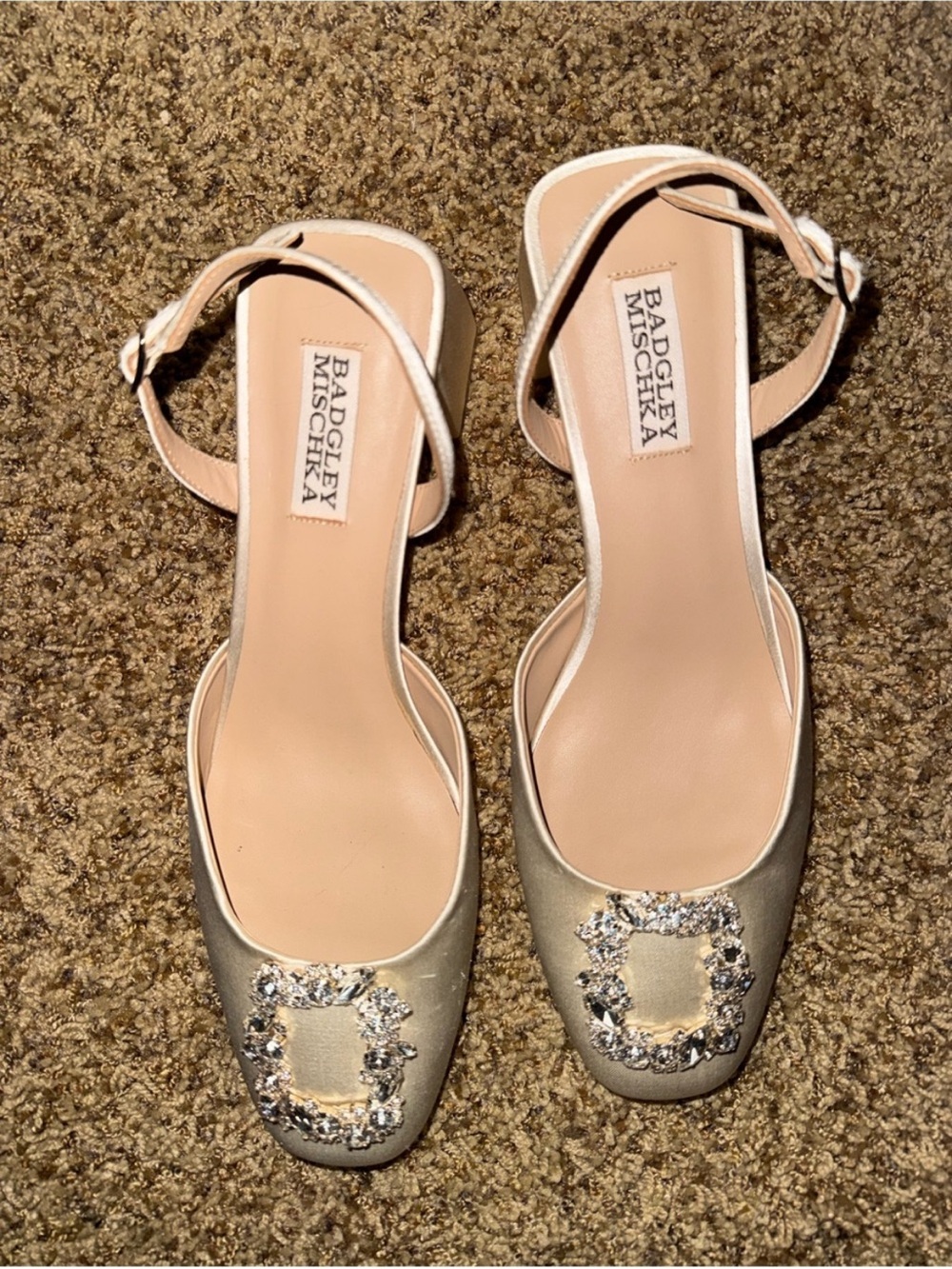 Badgley Mischka White Vivia Slingback Pump size 8.5